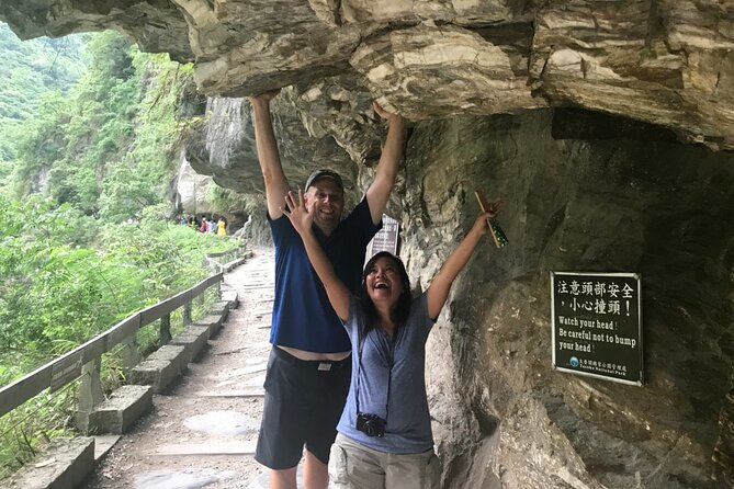 Private Taroko Gorge Day Tour from Hualien with Local Expert - Chishingtan Scenic Area: Pebbles, Pacific Blue, and No-Speed-Walk Energy