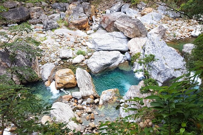 【Private】Taroko National Park (Pickup from Taipei/Yilan/Hualien) - Swallow Grotto (Yanzihkou Trail): tiny holes with a big reason