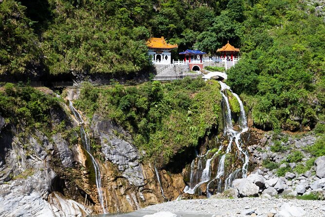 【Private】Taroko National Park (Pickup from Taipei/Yilan/Hualien) - Buluowan Bridge plus the recreation area: terraces and river views