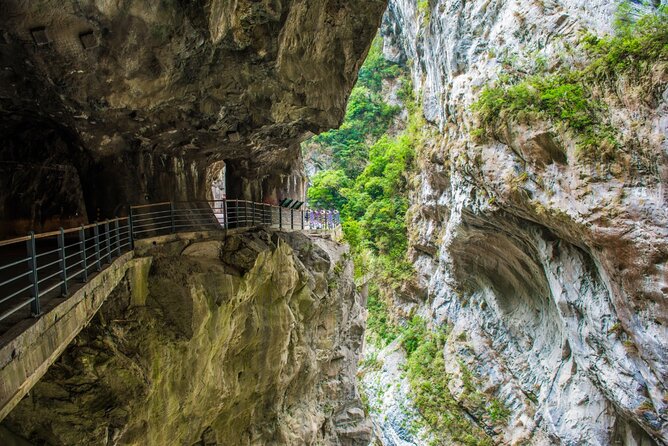 【Private】Taroko National Park (Pickup from Taipei/Yilan/Hualien) - Changchun Shrine Trail: short hike, clear destination