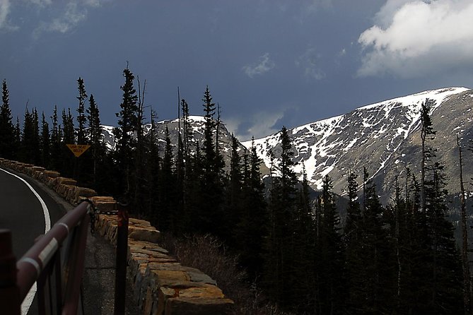 Private Tour of the Rocky Mountain National Park From Denver - Estes Park stop and the snack-and-souvenir moment