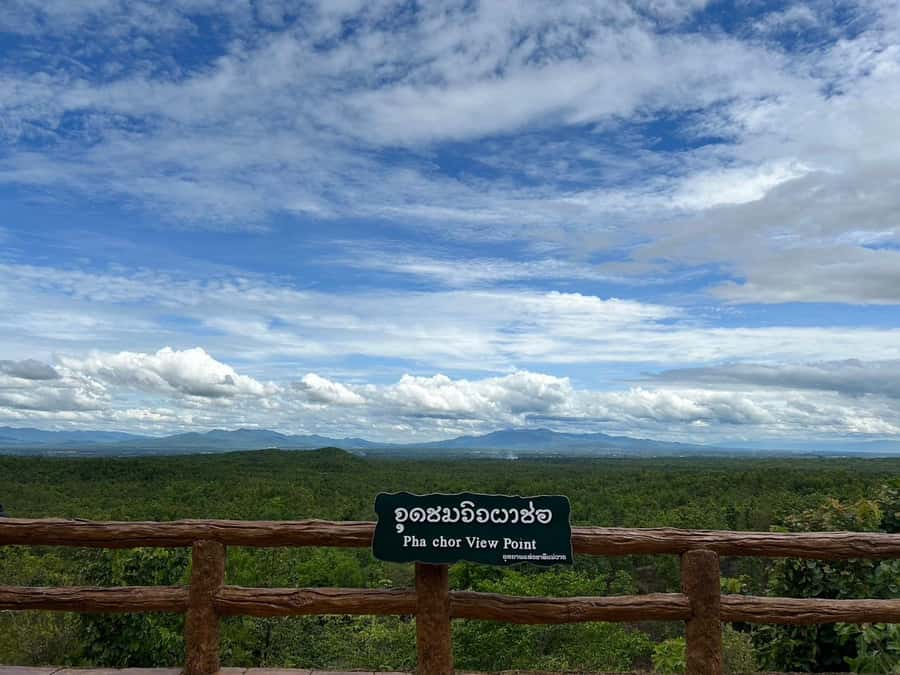Private Tour Pha Chor Canyon & Doi Inthanon National Park - King and Queen’s Pagodas: gardens, views, and a calmer pace