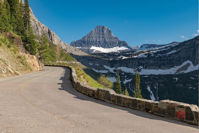 Self-Guided Audio Driving Tour in Glacier National Park - Stop 2: Lake McDonald Lodge for Lodge History and Lake Views