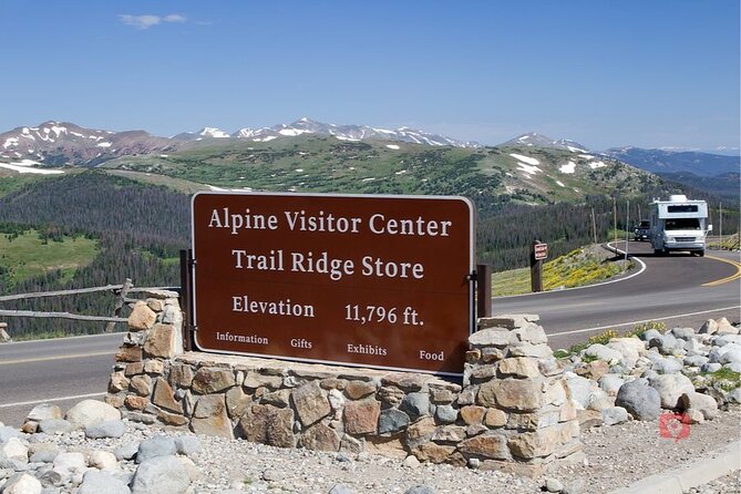 Self-Guided Audio Driving Tour in Rocky Mountain National Park - Many Parks Curve Overlook: glacier-carved views from a hairpin stop
