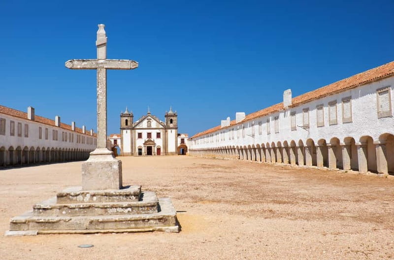 Sesimbra & Arrábida National Park Tour with 5 Wines Tasting - Sesimbra and the Moorish Castelo: the best kind of viewpoint lunch town