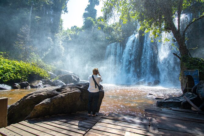 Siem Reap: Phnom Kulen National Park & Beng Mealea Private Tour - Phnom Kulen waterfalls: your break, your photos, and a possible muddy moment