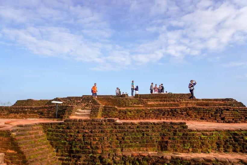 Sigiriya Lion Rock Hike & Minneriya National Park Safari - The safari jeep experience: what the guide actually does