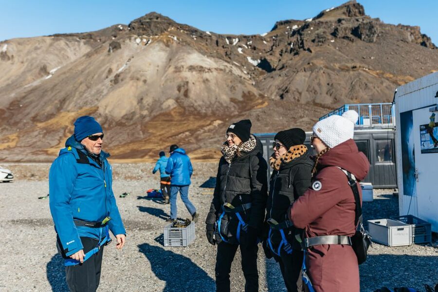 Skaftafell National Park: Falljokull Glacier Easy Hike - Guides: English Instruction and Real Glacier Stories