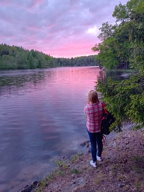 Stockholm: Sunset Hike in Tyresta National Park with Meal - What to bring (and the one thing I’d never skip): footwear