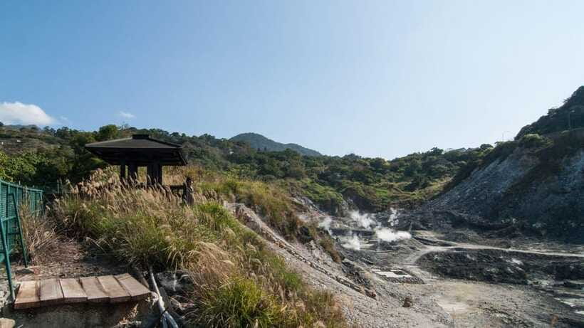 Taipei: Yangmingshan National Park Half-Day Tour - Drop-offs: staying convenient after the park