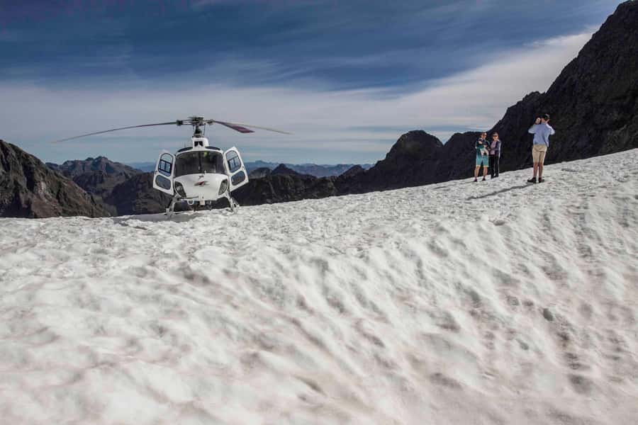 Te Anau: 30-Minute Fiordland National Park Scenic Flight - What to bring, plus rules like no drones