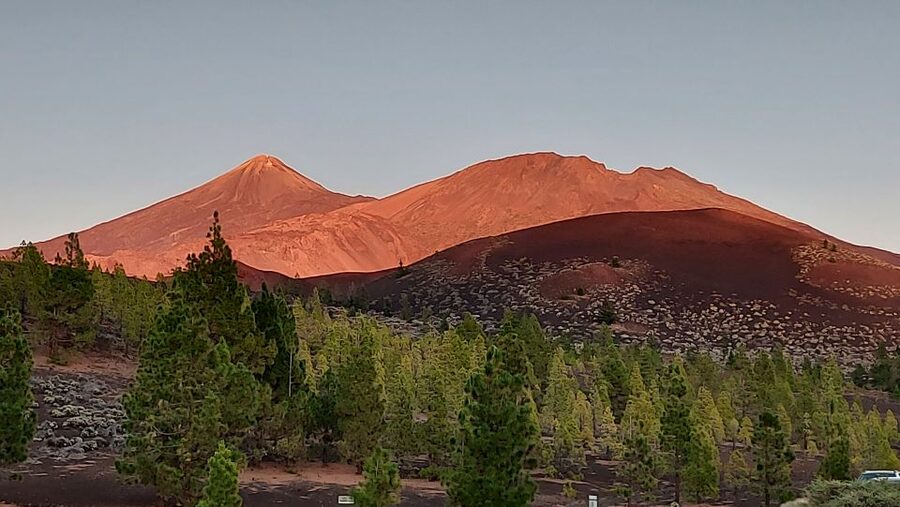 Tenerife: Teide National Park Sunset & Stargazing Tour - Optional pro photos and smartphone tricks through the telescope