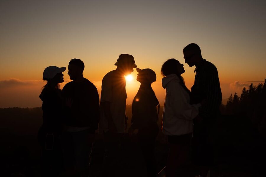 Tenerife: Teide National Park Sunset & Stargazing Tour - The cloud-sea sunset stop: the best kind of gamble