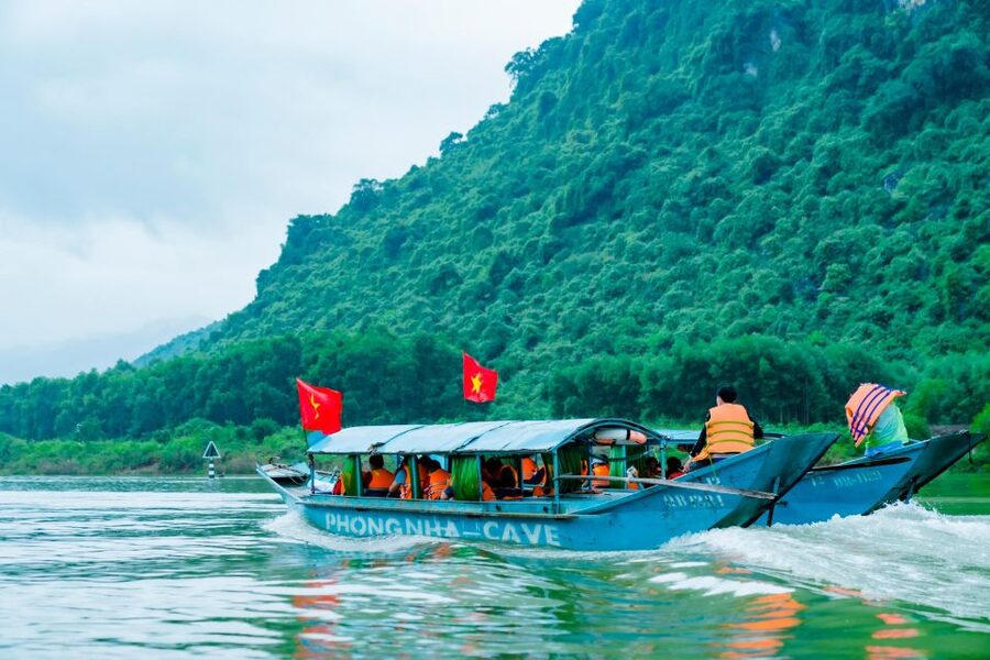Tour Phong Nha-Ke Bang National Park 2 days 1 night - Paradise Cave: long, dry, and built for first-time cave wow