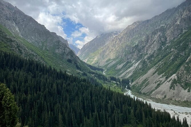 Tour to the Ala Archa National Park - The pine forests and clear river: the calm middle of the day