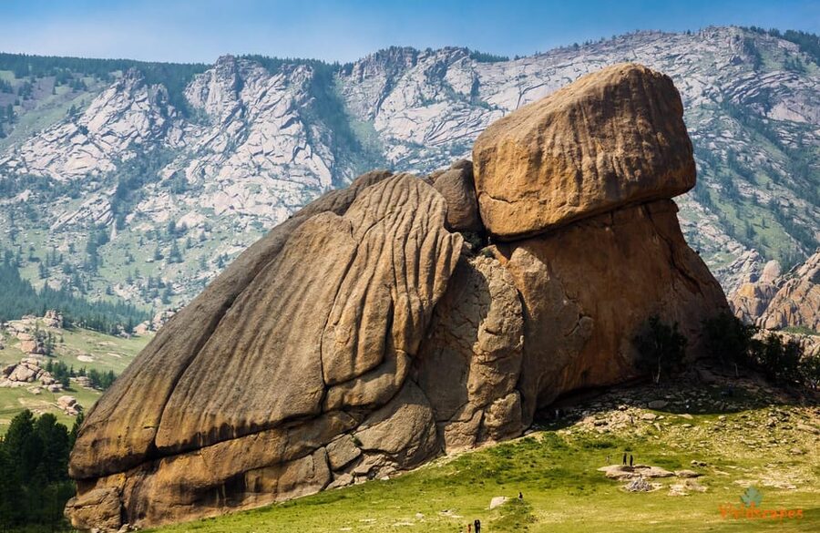 Transport Terelj national park , Chinggis Khaan statue , - Turtle Rock: Quick Stop, Solid Photo Energy