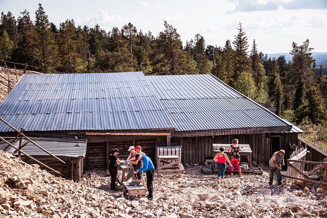 Trip to Pyhä-Luosto National Park and Amethyst Mine - What the mine visit includes besides the digging
