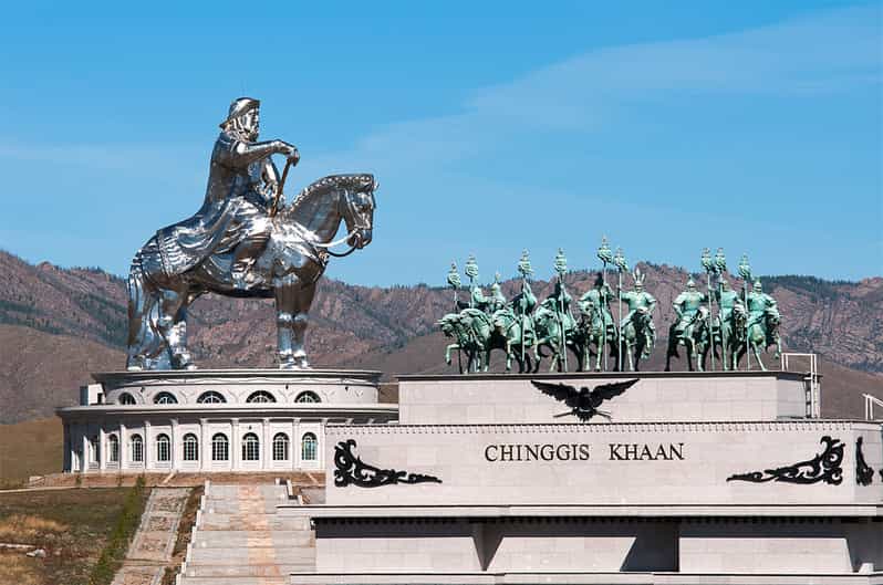 Ulaanbaatar: Chinggis Khan Statue and National Park Day Trip - The climb inside: museum stop, serpentine walkway, and view time