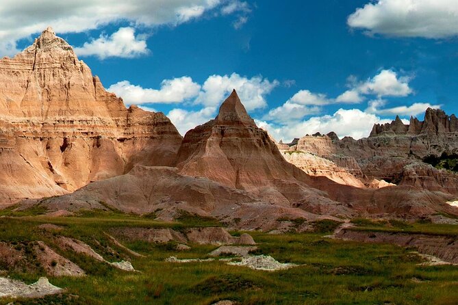 Ultimate Small Plane Aerial Tour to See Badlands National Park - Wall Municipal Airport to Takeoff: The Real-World Logistics