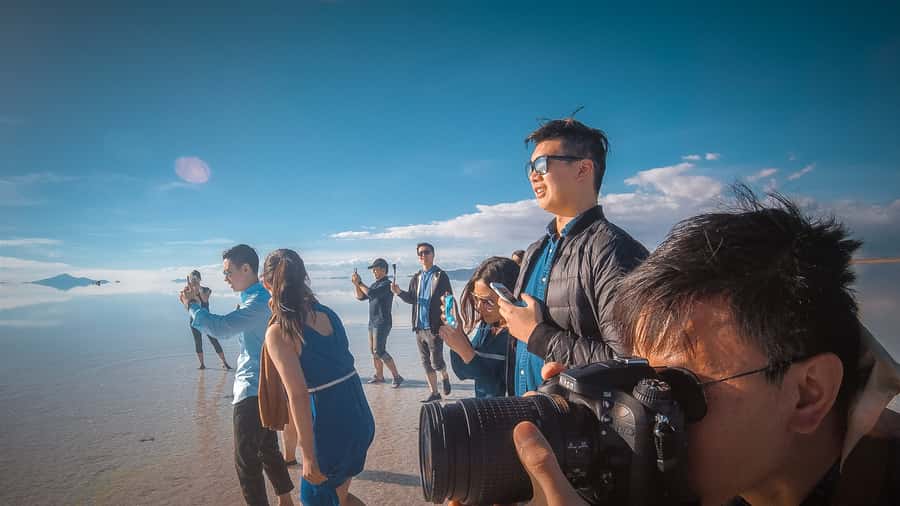 Uyuni: Guided 3-Day Tour Salt Flats & Avaroa National Park - The Guide and Group Size Factor: Small Group, Big Differences