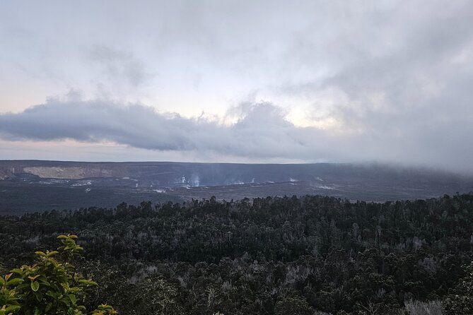 Volcano National Park and Rainbow Fall in Hilo, Hawaii - Walking and crowds: what to wear and what to expect