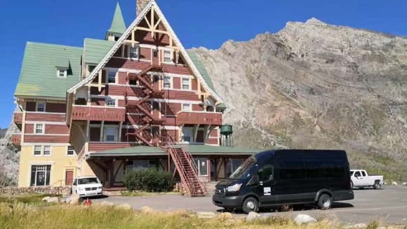 Waterton: Waterton Lakes National Park Tour from Calgary - Coach comforts versus on-board narration