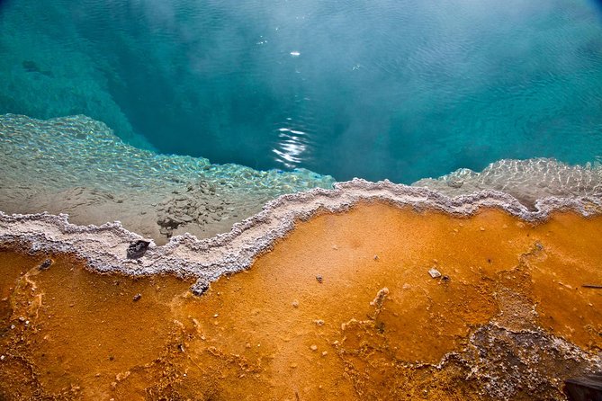 Yellowstone National Park Group Tour - Old Faithful and the Upper Geyser Basin: the eruption moment