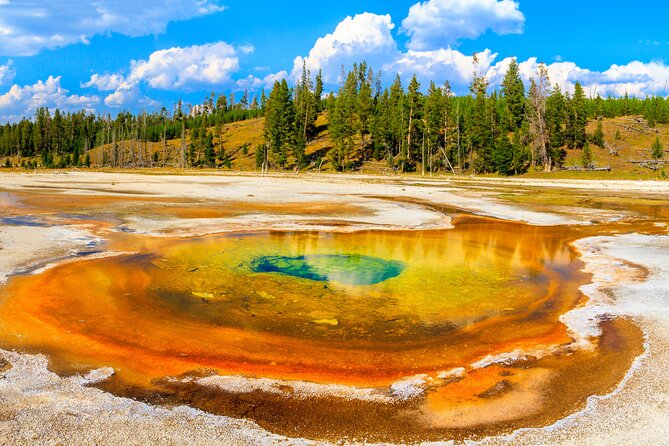 Yellowstone National Park Self-Guided Driving Audio Tour - South Entrance highlights: from Grant Visitor Center to Old Faithful
