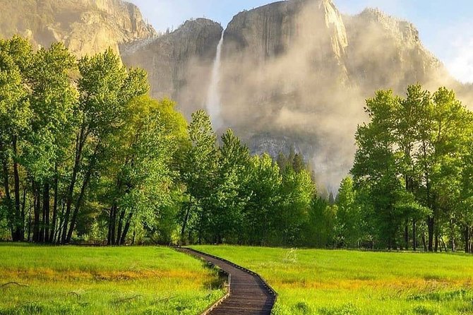 Yosemite National Park and Giant Sequoias Tour from San Jose - Arch Rock, Tunnel View, and Bridalveil Falls: the fast start at Yosemite’s biggest icons