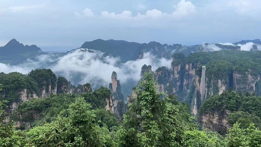 Zhangjiajie National Park: 2-Day Guided Tour w/ Glass Bridge - Day 1: Yuanjiajie and Tianzi Mountain, starting with Bailong Elevator