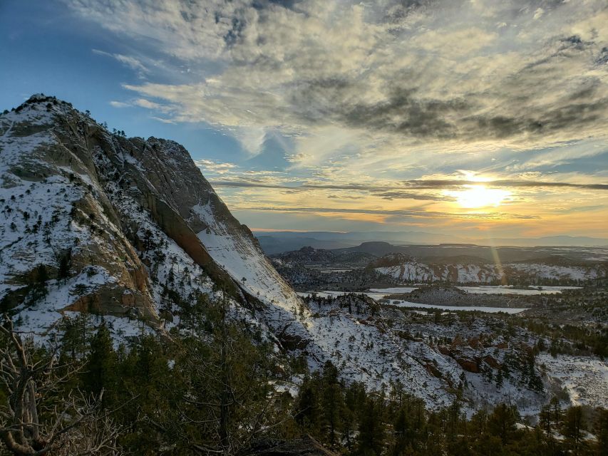 Zion National Park - Kolob Terrace: 1/2 Day Sightseeing Tour - Snacks, water, and the small comfort choices that matter