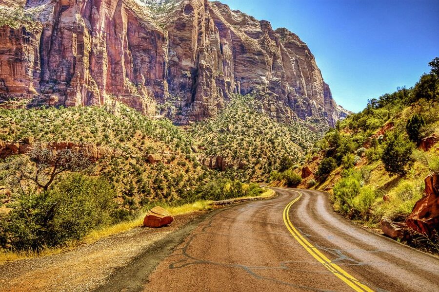 Zion National Park Small Group Adventure from Las Vegas - What’s included in your day: breakfast, lunch, water, and park entry